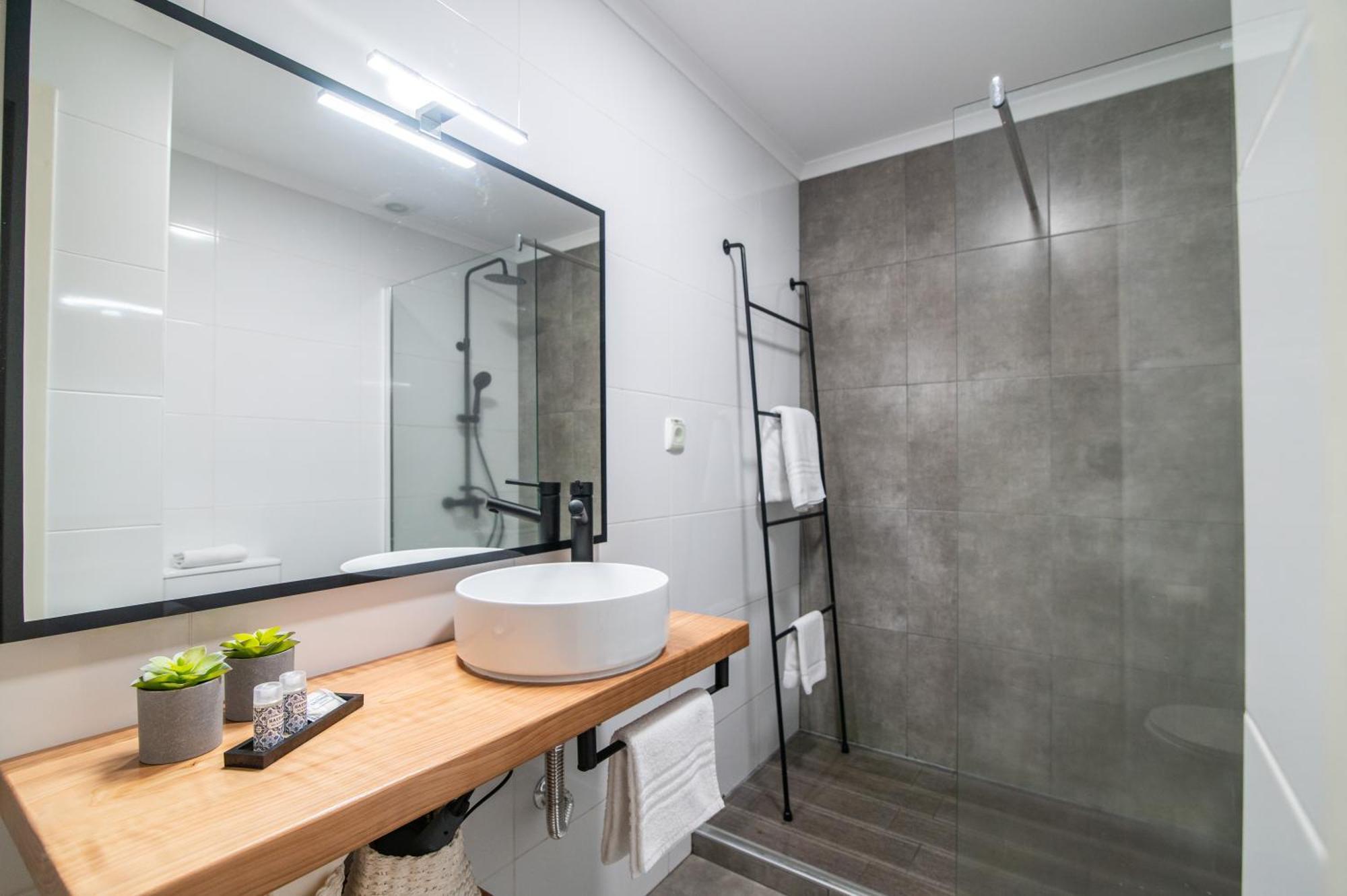 P&H Holiday Beach Apt Πόντα Ντελγκάντα Εξωτερικό φωτογραφία